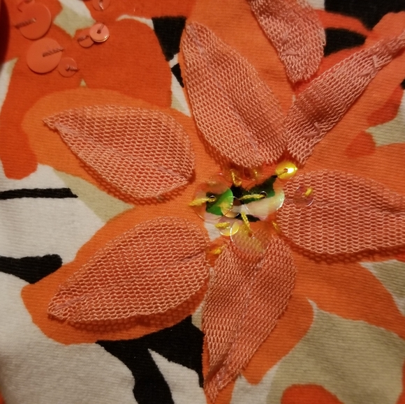 Rudy Rd. flowers & sequins - Picture 6 of 8